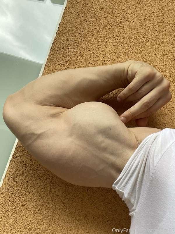 armzbro97 image #1