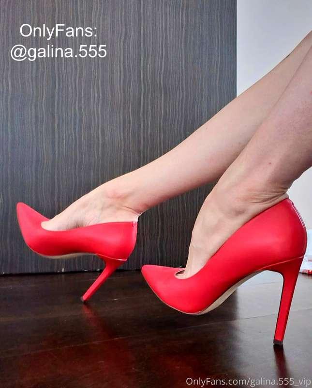 Red high heels have a special power of making people look yo..
