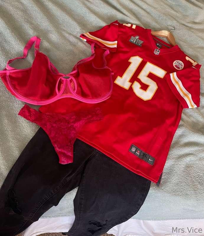 Todays game day outfit 👏🏼😘