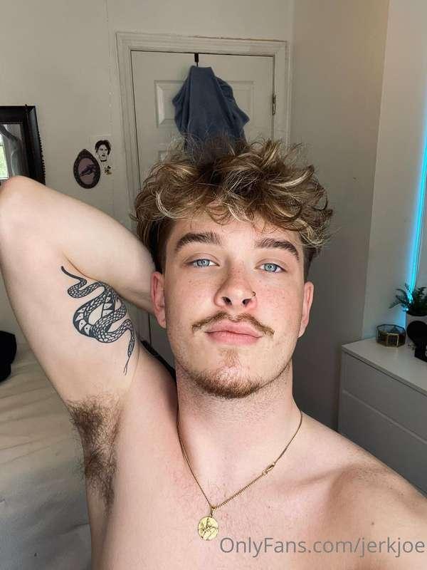 selfies and cock. editing a video and uploading soon ;)