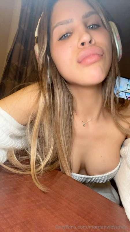 Wanna see more? Slide into my DM’s baby.