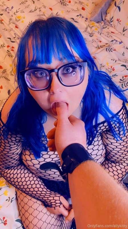 Put your fingers in my mouth daddy I love the taste