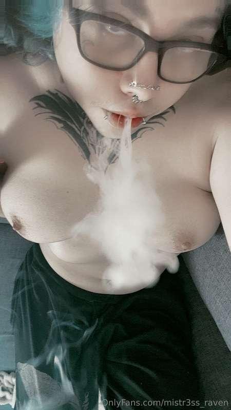 Let me blow that smoke into ur mouth <3