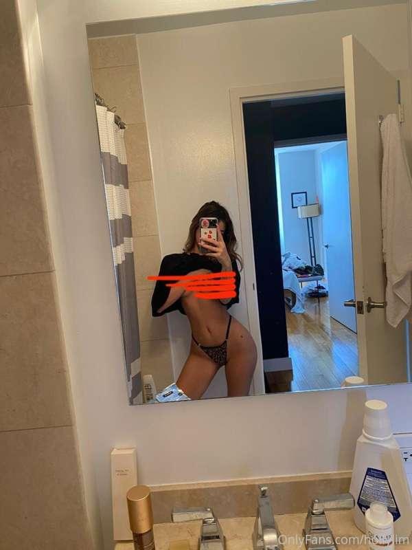 Guess who wasn't allowed to get on her flight😇
Send me good ..
