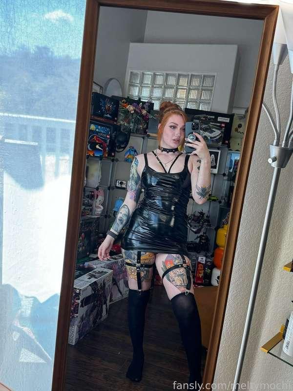 This outfit would look even better covered in your load 😈
#redhead #ginger #tattoos #goth #thighhighs #selfie #horny #alt #gamergirl #latex #kink #free #cute #young #teen #fyp