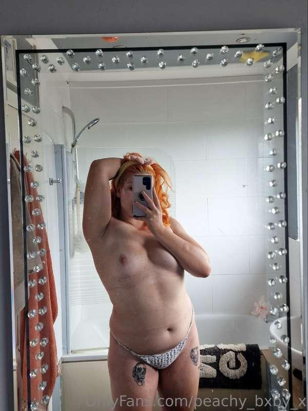 Post gym selfies 💦 sweaty and kinda horny...