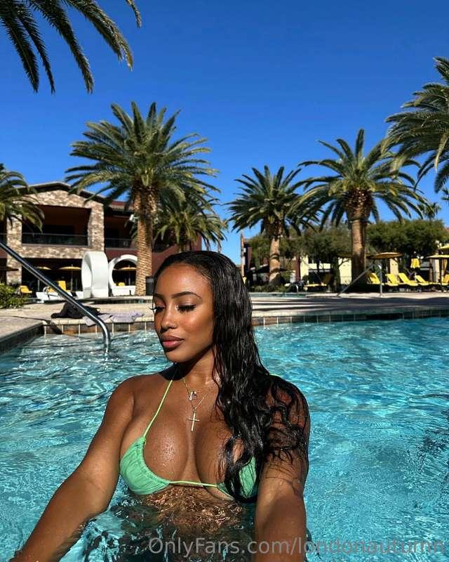 being with me feels like a water park 💦