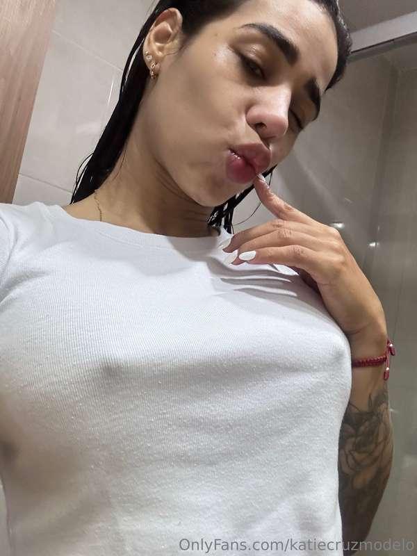 My shower night makes me want to play with my kitty😺 do you ..