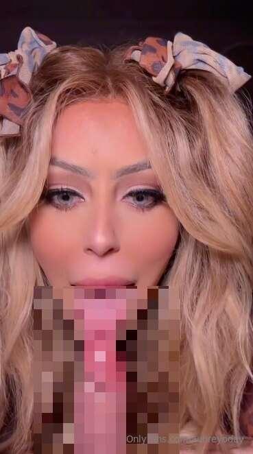 daddy's little girl loves sucking cock 💦
