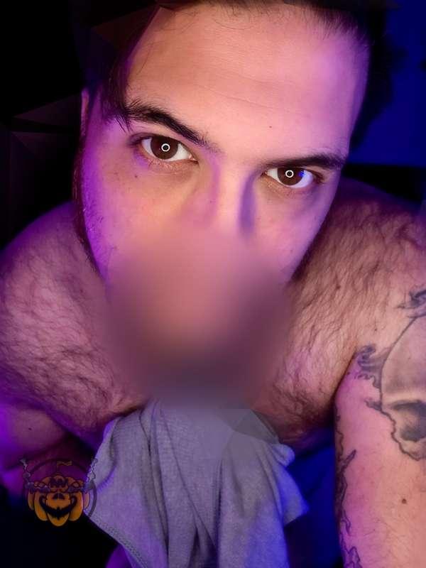 Come play in the darkness with me