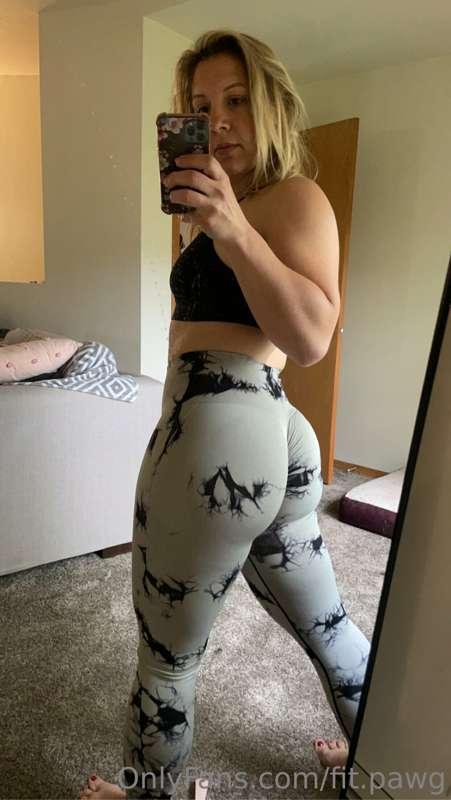 POV: I get back from the gym, you rip my leggings off and fu..