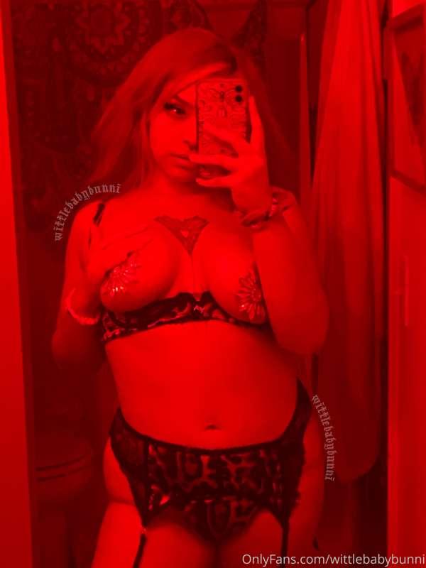 seeing red ❤️

hiiii how are u today? went to a sexy themed ..