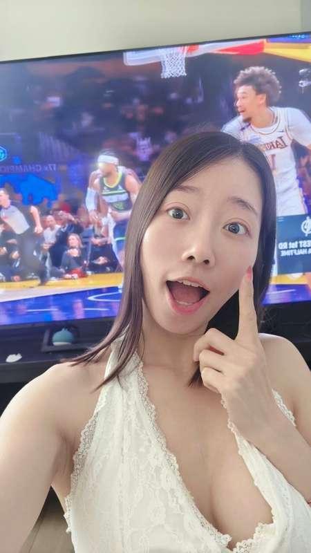 Do you think I'm cute while watching NBA playoffs? 🥰 Who's y..
