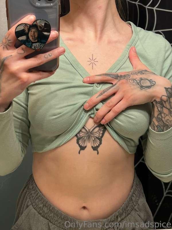 Some impromptu titty pics for your day!!😍💕💕😇