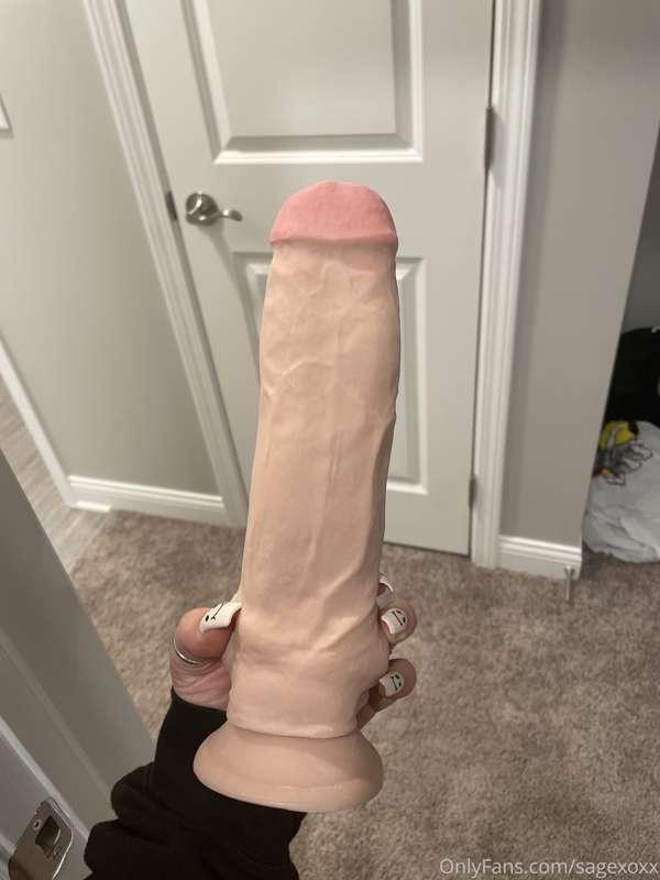 I got a new toy babe, wanna see me play with this? 🥵🍆