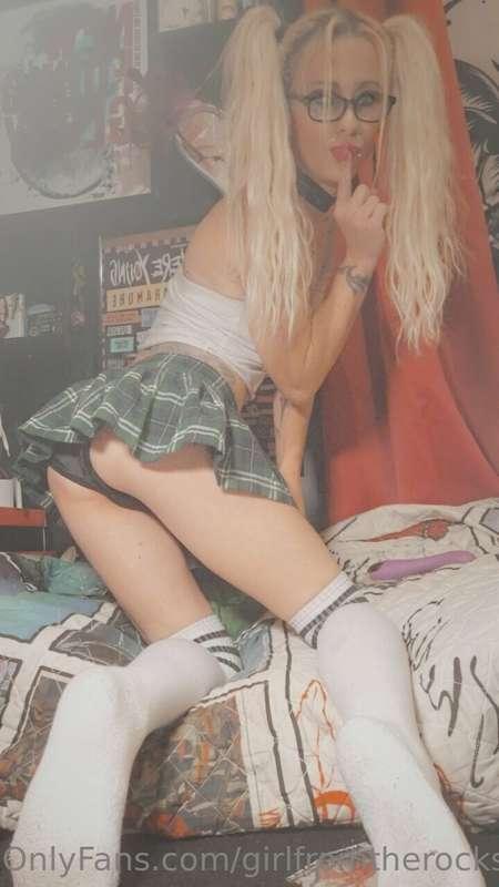 girlfromtherockshow image #1