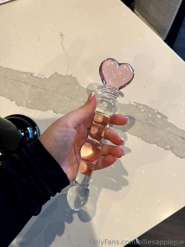 Do you want to see me use this? 💦