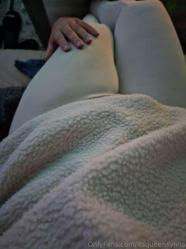 Sitting on his face while we watch a movie 😈 I love to smoth..
