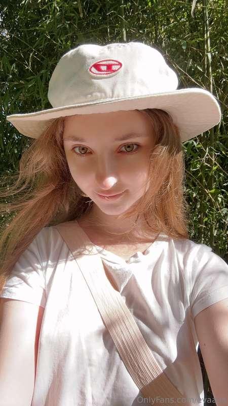I've been enjoying the sunshine today. And you? 🥰