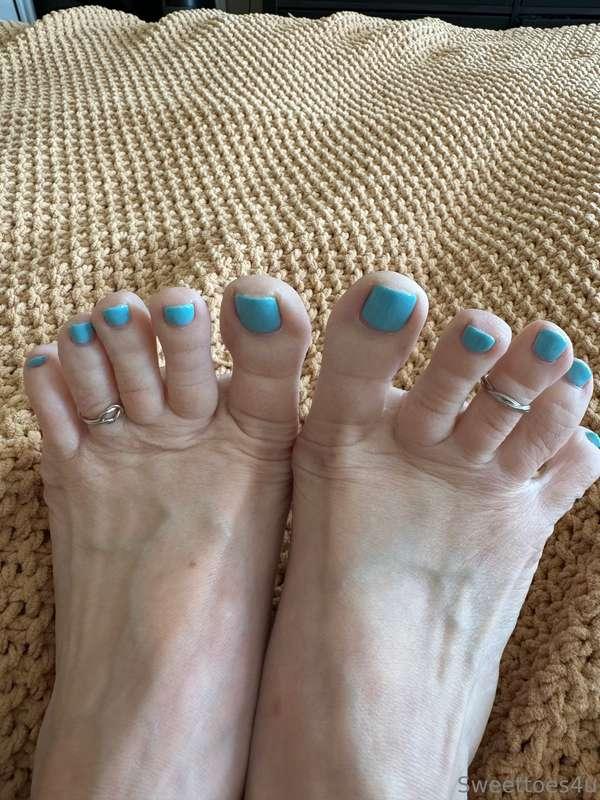 Got some baby blue toes for spring! Check out my premium acc..