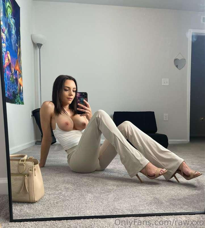 Feeling like a super boss bitch today 😈✨