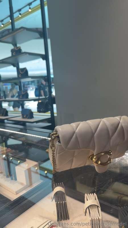 petiteblondemodel image #3