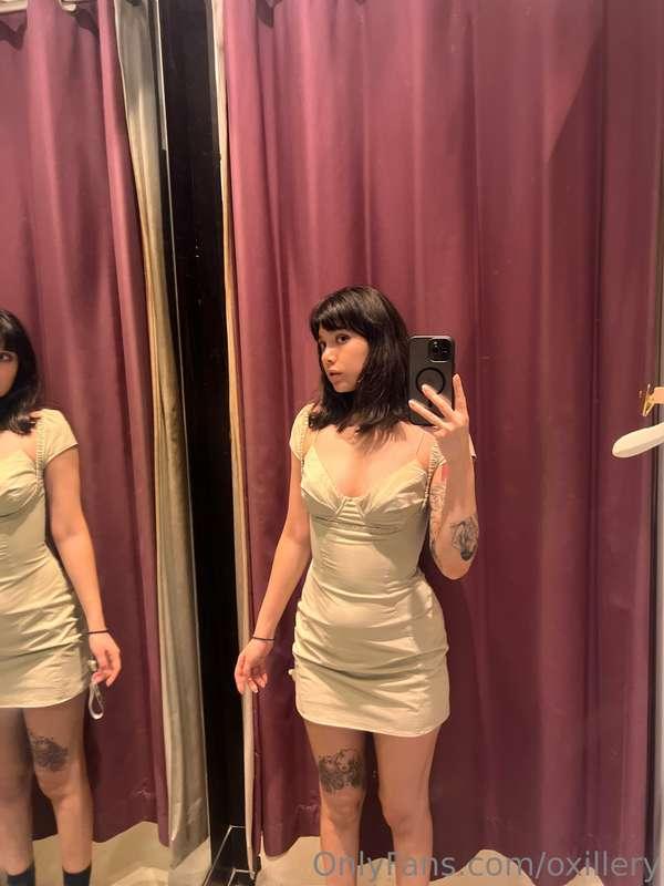 makeup less flying to New York tomorrow! Some cute try on’s ..