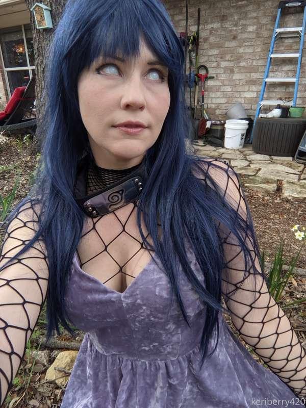 40 HINATA PICS outdoors flashing and then inside on bed, str..