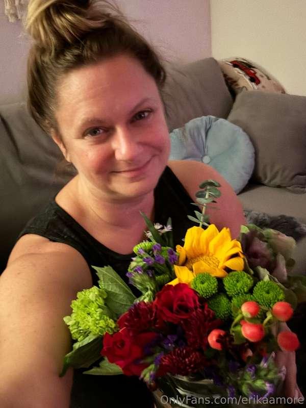 I love flowers!😍 Especially when a man spoils me with a beau..