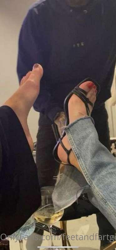 Me and my friends feet! 🦶😍