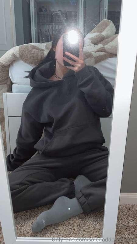 OOTD - One of those lazy days! Got some hot new post cuming ..