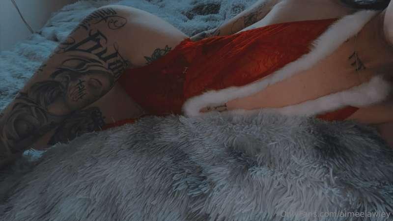2 DAYS LEFT 'TIL CHRISTMAS! 🎄❄️ . . You looking to get fa-la..