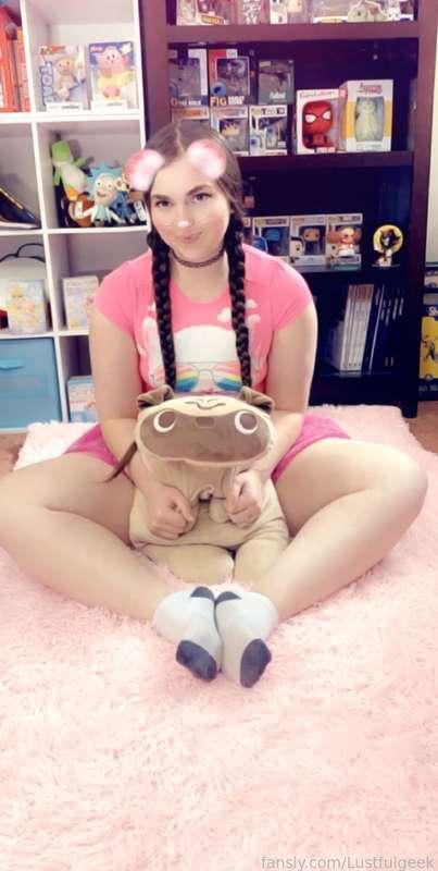 Sneak peek of pics for daddy :3
#little #daddy #stuffie #cute #girlie