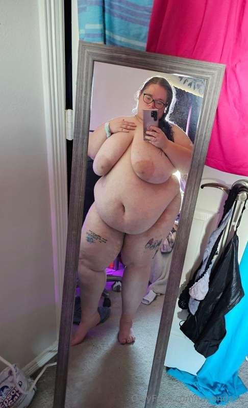 Would you breed my bestie @curv3s4days , she loves being a b..