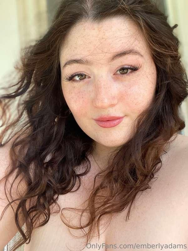 I'm online right now, lets get naughty?