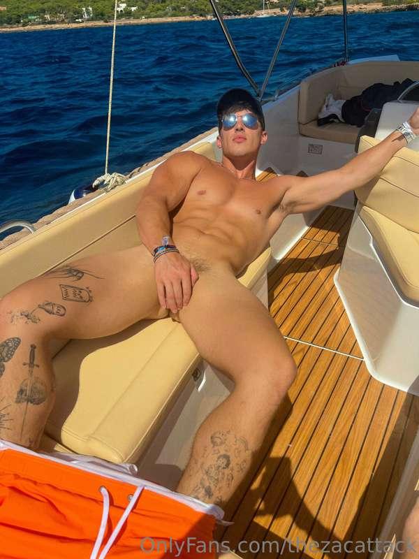 let’s fuck on my boat🫢