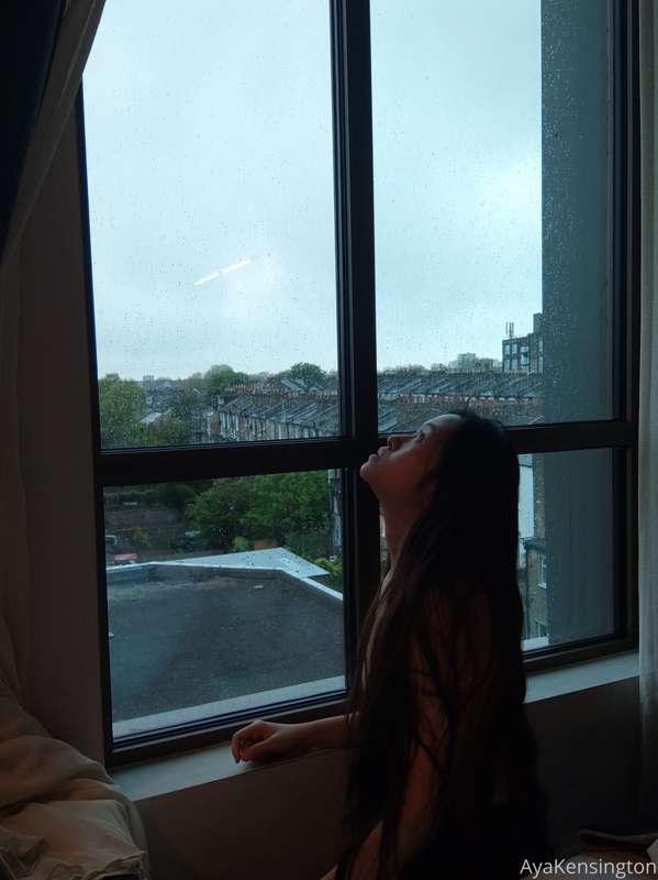 Another grey day.. shall we stay in or would you rather go o..