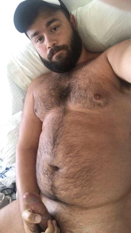 Welcome to my page! I hope you enjoy watching me plump up. 