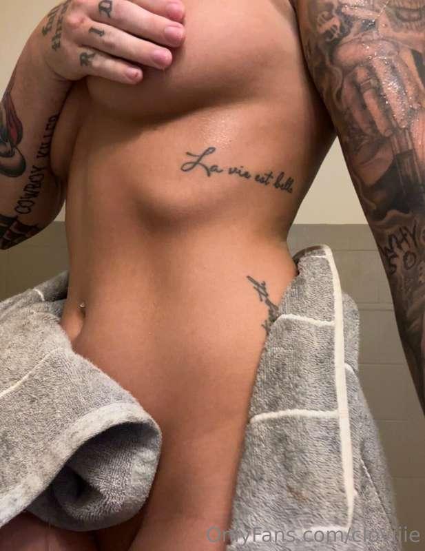 How about I drop the towel for you? 🥵