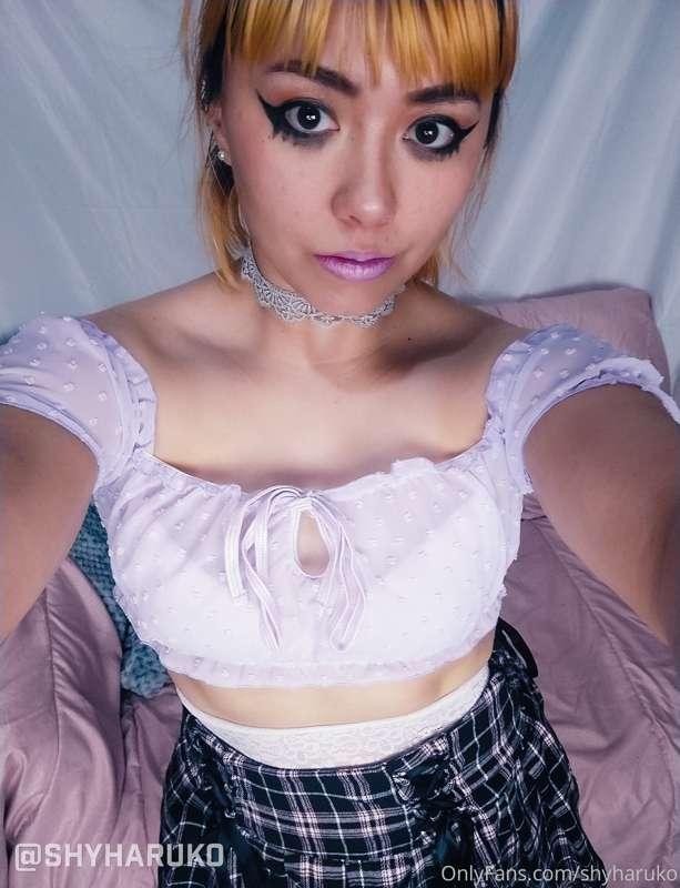 Uploading this kawaii, more innocent style photoshoot! Lots ..