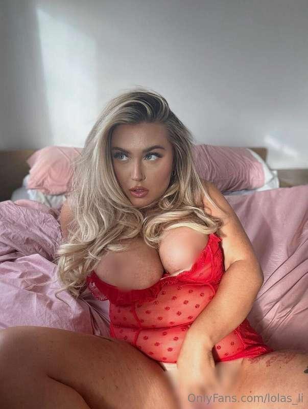 this @marika_morgan blonde 𝕞𝕠𝕞𝕞𝕪 with big boobs 🍒 is ready t..