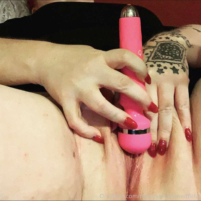 It’s Friday night and it’s time enjoy some me time. Wanna se..