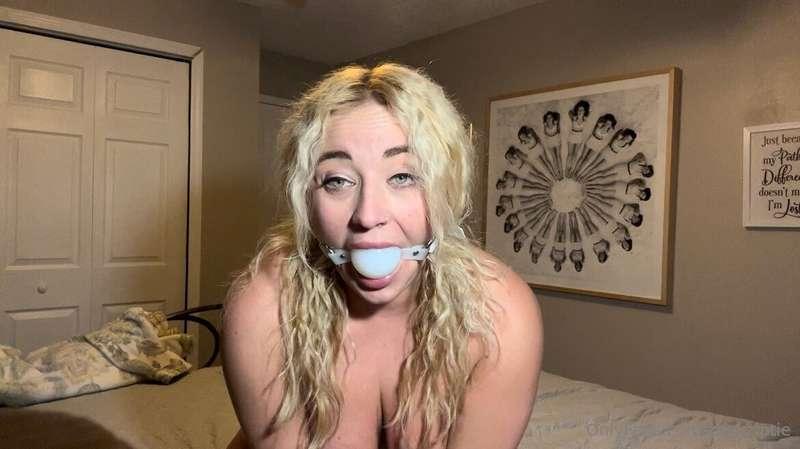 Have you missed my big gagged mouth?😋😋