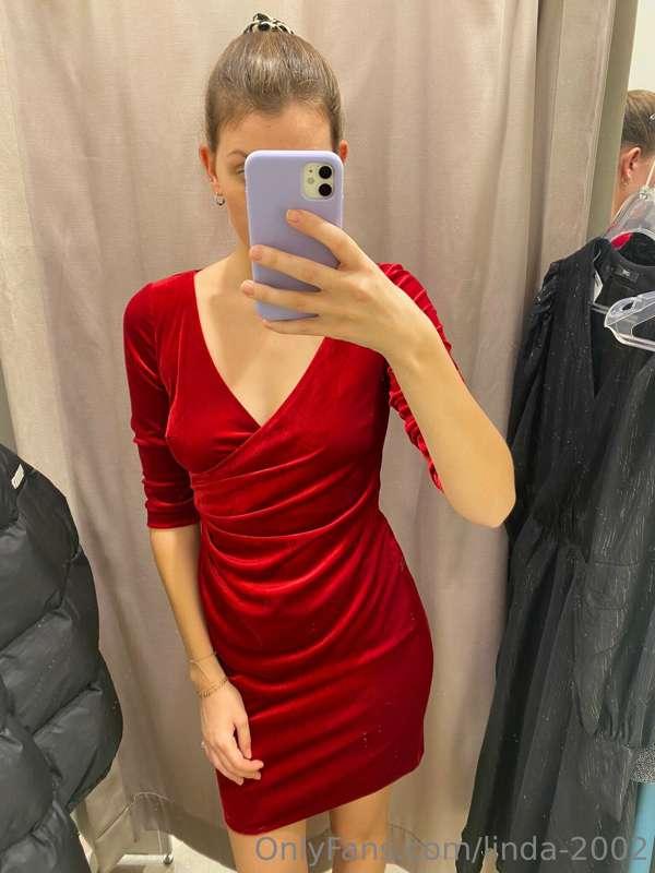 would you prefer the red or black one? 🌹⚫️
