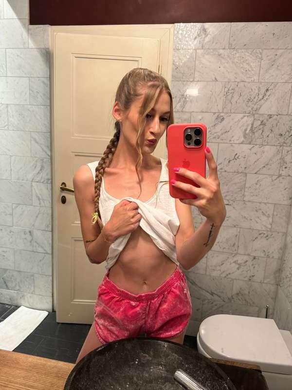 😘