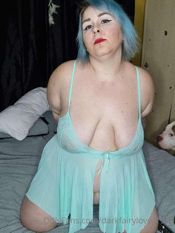 I am loving this sauce little number who wants to come pound..
