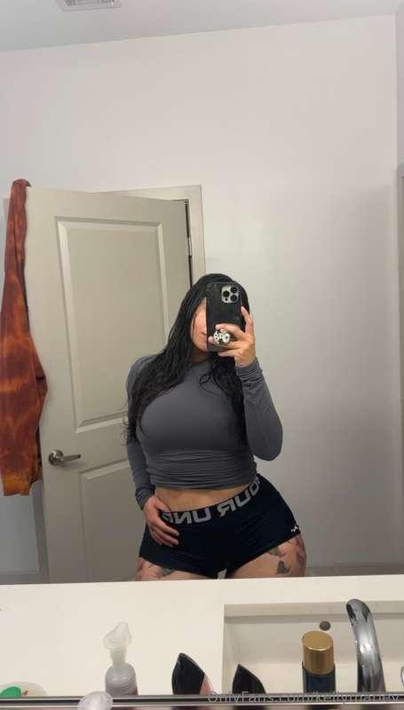 Can I sit on your face ? 👀🫶
