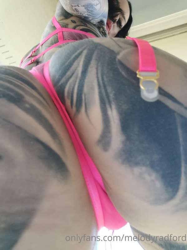Hot white booty 🍑