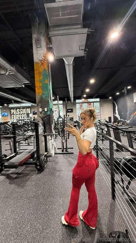 LOVEEE going to the gym when it's empty hahah 🙈 did you work..