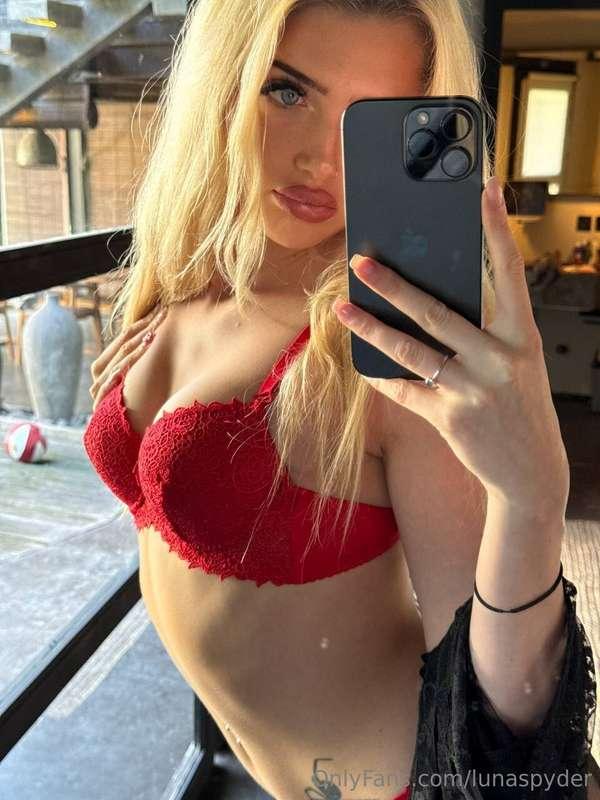 Caught in the act of being unreasonably attractive and perfe..